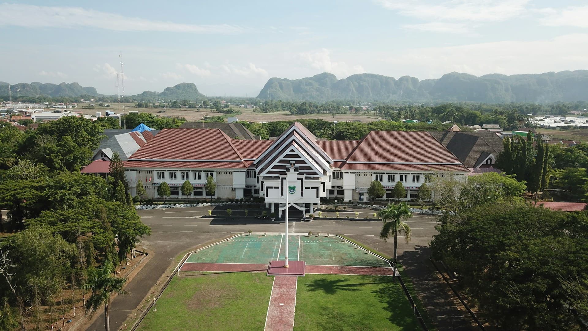 What are the Requirements to Teach English in Cambodia?