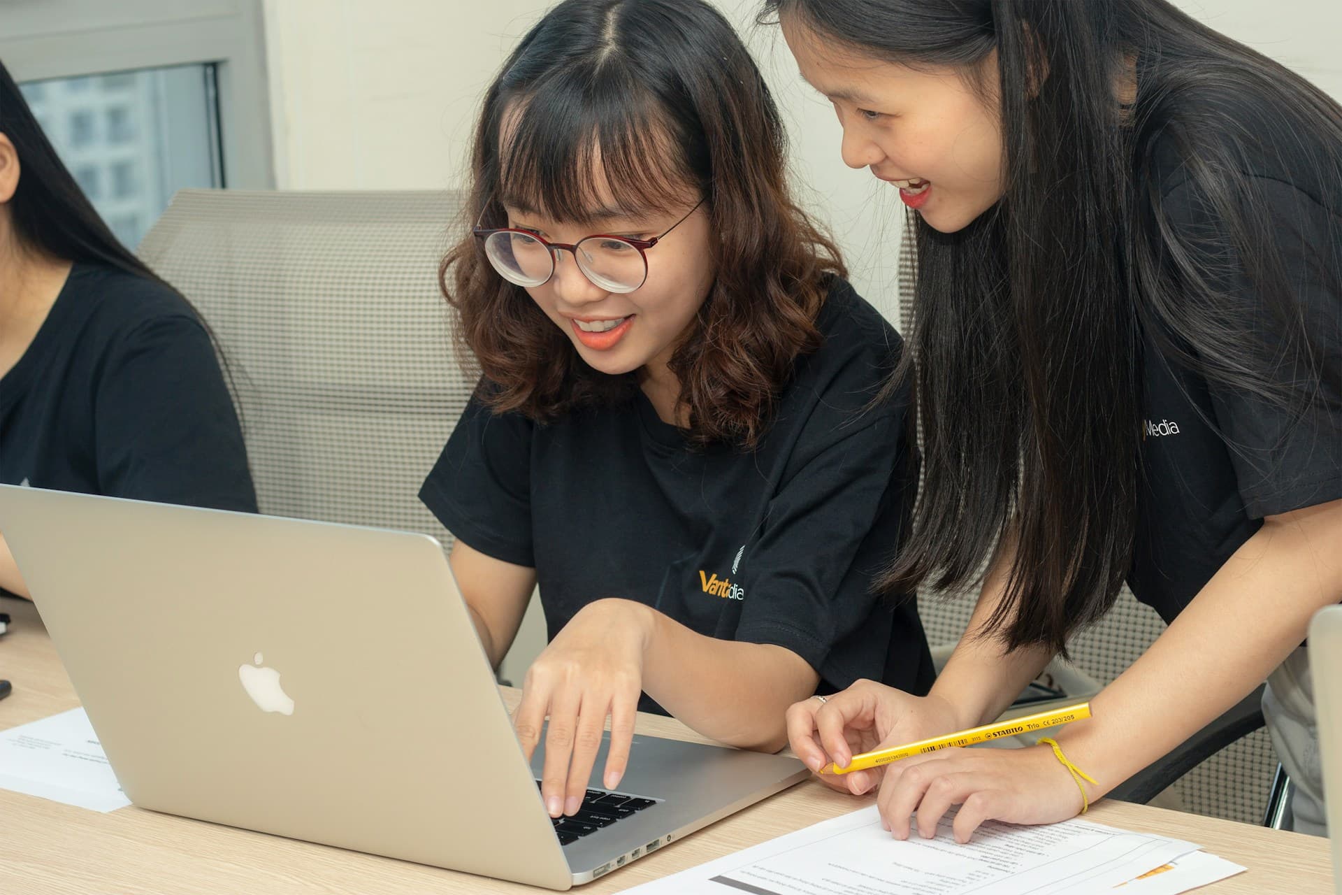 Teaching English Online to Vietnamese Students