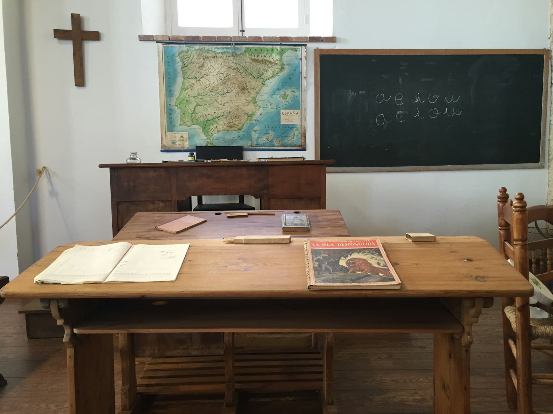 Can you teach English in Spain without a degree?