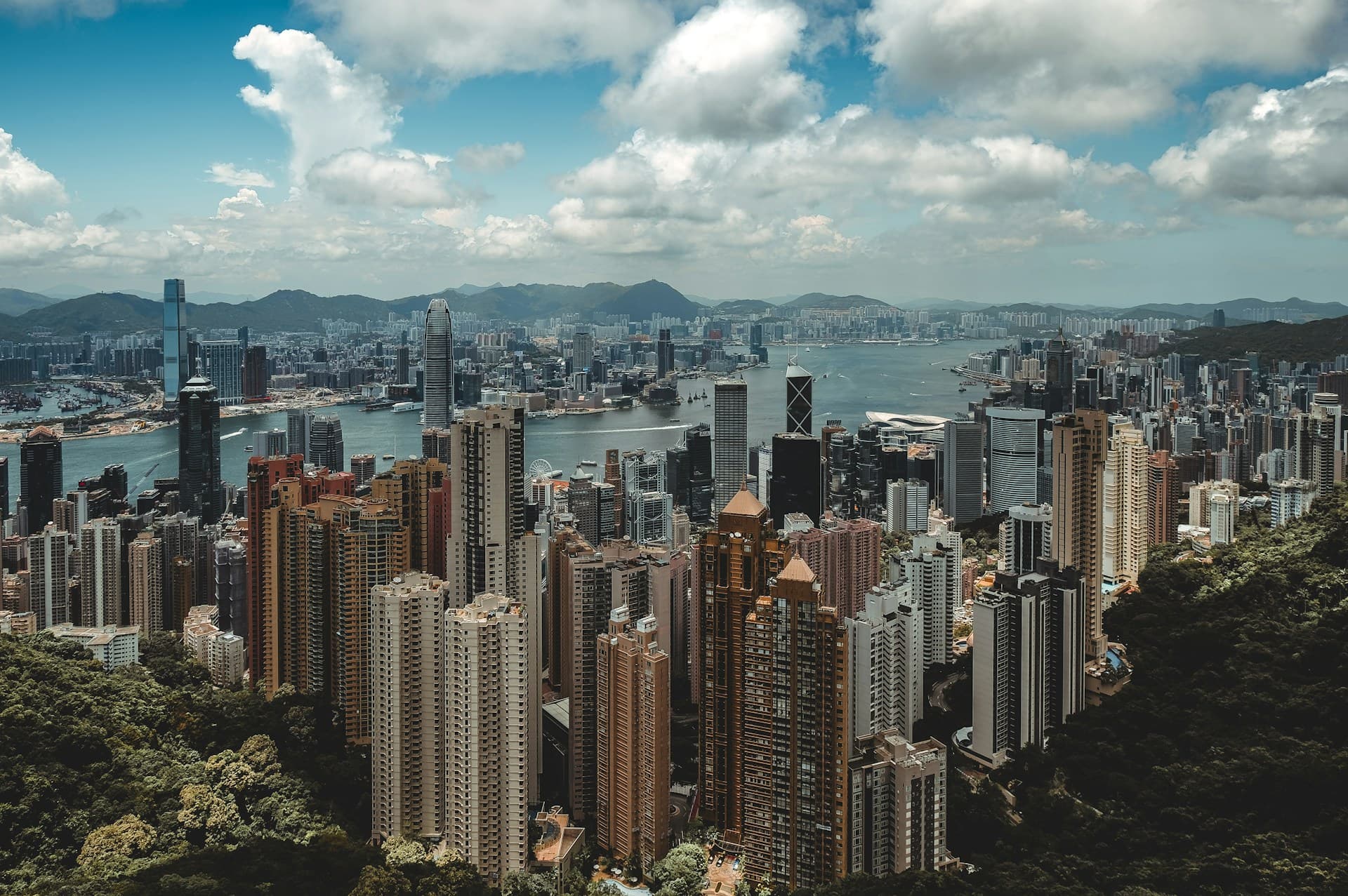 Teach English in Hong Kong: Requirements, Salary, Jobs