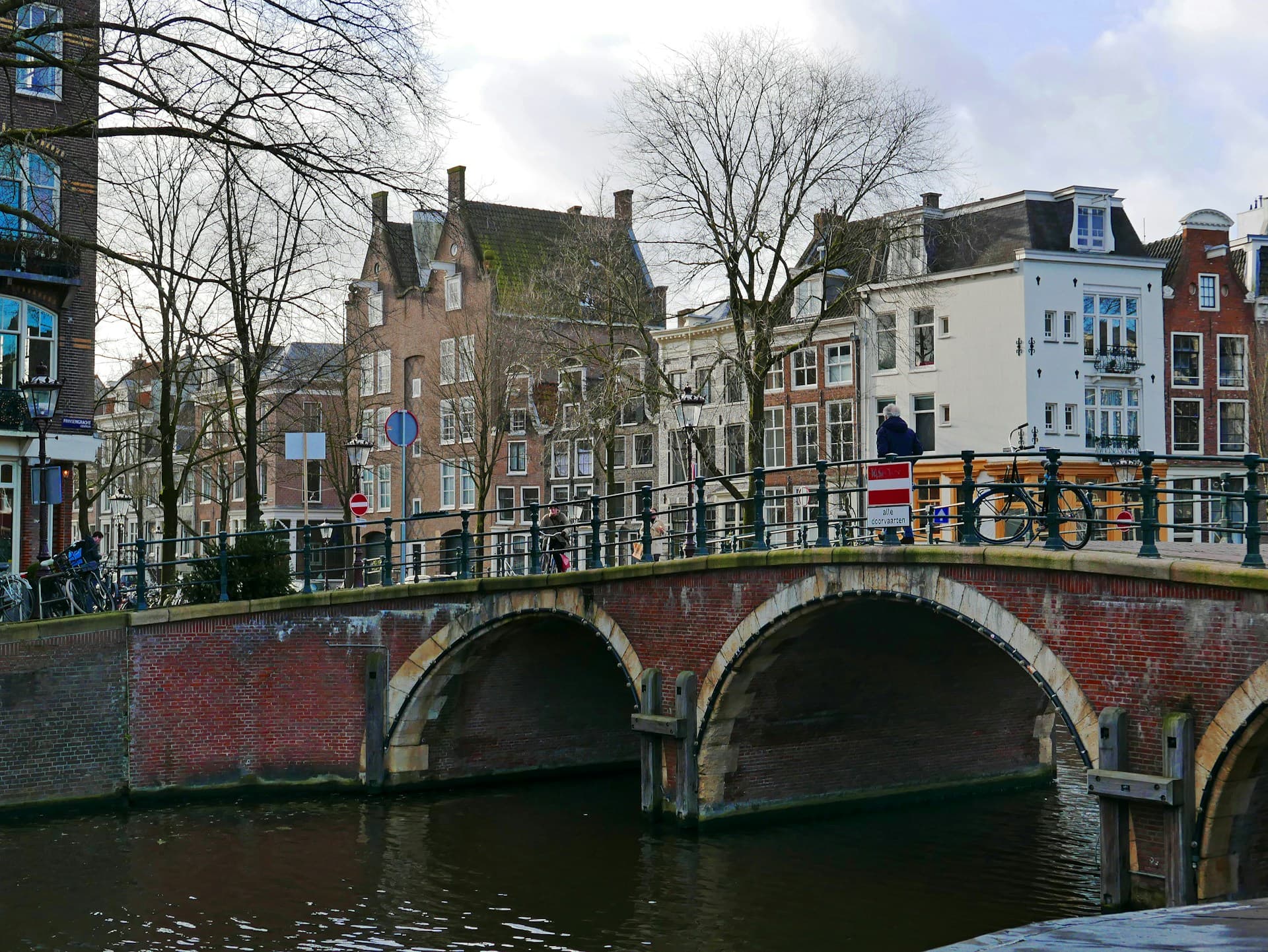 Teach English in The Netherlands: Requirements, Salary, Jobs