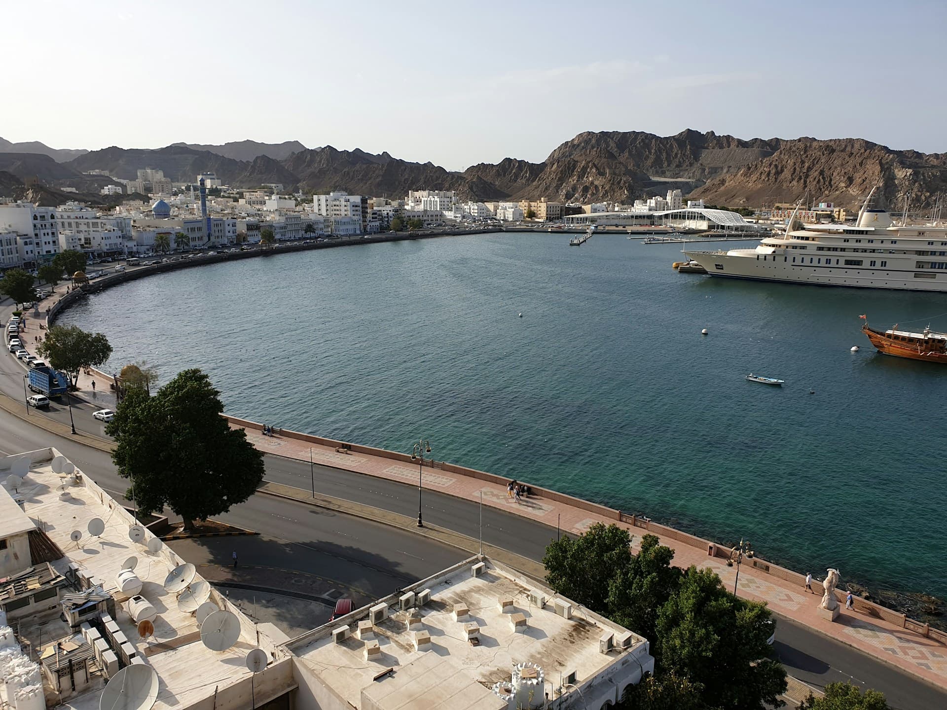Teach English in Oman: Requirements, Salary, Jobs