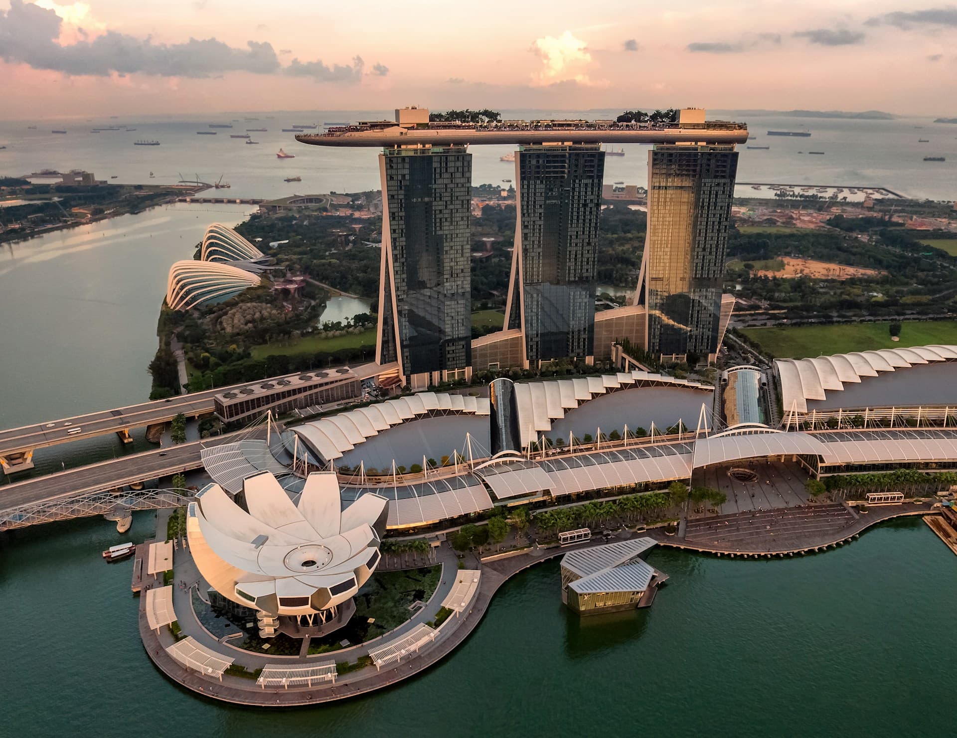 Teach English in Singapore: Requirements, Salary, Jobs